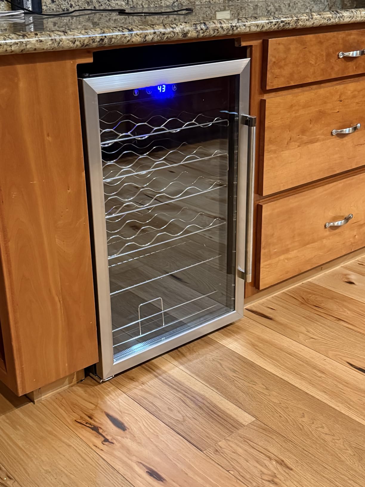 Mini frigider vin și băuturi 90 L, fotografie client